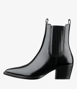 Debbie Santiago boots